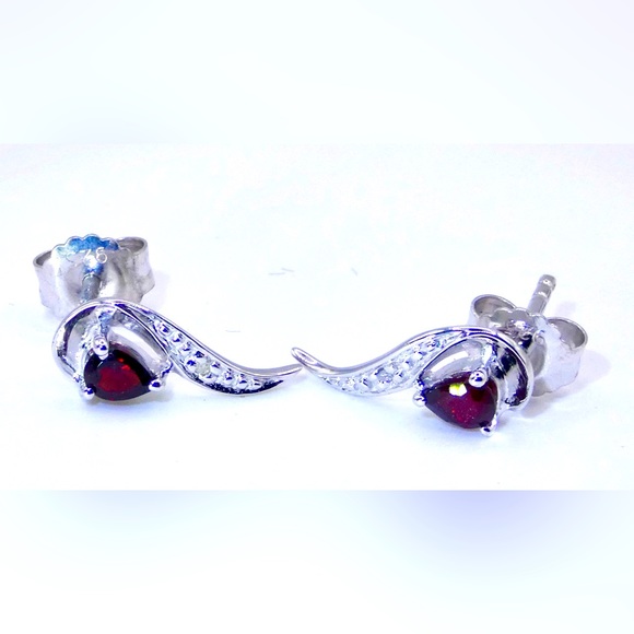 0.37 CTW Genuine Garnet and White Diamond .925 Sterling NWOT - Picture 7 of 7